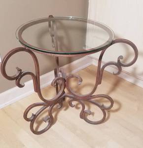 lot 134 image: Heavy Scrolled Iron Glass Topped Side Table