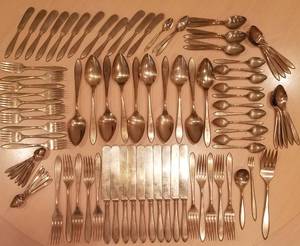 lot 148 image: Dirilyte Dirigold Flatware Service  Regal Monogram F