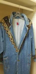 lot 163 image: Closet Collection  Ladies Blue Denim Duster Coat
