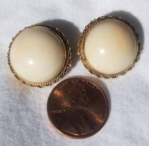lot 13 image: 14K Jewel Gold Clip On Earrings with Cream Button Stones  10g