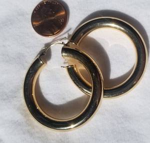 lot 14 image: 14K Yellow Gold Big Chunky Hoop Earrings