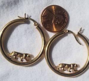 lot 15 image: 14K Yellow Gold Panther Hoop Earrings