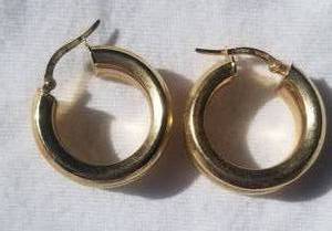lot 18 image: 14K Yellow Gold Milor Italy Textured Hoop Earrings