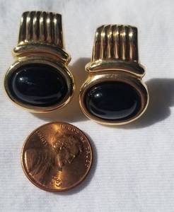 lot 22 image: 14K Yellow Gold and Onyx Earrings