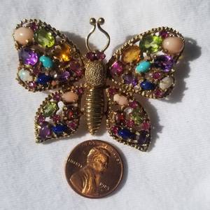lot 8 image: 14K Yellow Gold Gemstone Jeweled Butterfly Brooch