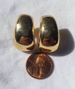 lot 95 image: 14K Yellow Gold Classic Earrings