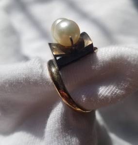 lot 99 image: Elegant 14K Yellow Gold with Pearls Cocktail Ring, size 6
