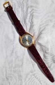 lot 2 image: Russian Soviet Novet 14K Rose Gold Watch