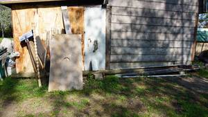 lot 7 image: Miscellaneous Items--(Wood-Pipes-Spindle-Etc.)