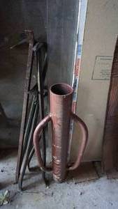 lot 60 image: Post Driver   23 Tall   & Some Crowbars