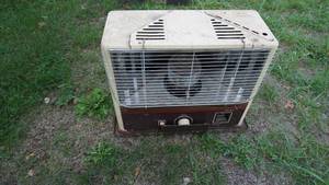 lot 61 image: Turco Estate Kerosene Heater