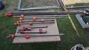 lot 90 image: 12 & 34 Pipe & Ten Bar Clamps