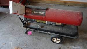 lot 127 image: Toro Porta-Heat--Model #53402--Holds Eleven Gallons Of Fuel & Spare Parts Included
