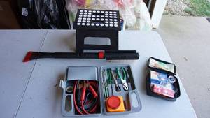 lot 137 image: Emergency Car Kit--Stepping Stool--Snow Scraper & Brush