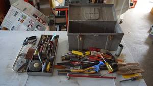 lot 160 image: Hard Plastic Tool Chest (No Latch On Tool Chest)- W Tray With A Lot Of Miscellaneous Tools