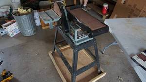 lot 170 image: Delta 6  9 Disc Sander On Cart W Casters
