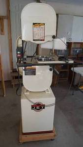 lot 176 image: Jet Special Edition--JWBS-14CSOS Bandsaw On A Cart With Casters