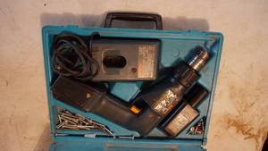 lot 196 image: Bosch 305 Over Cordless Drill W Charger--Drill WORKS    (Batteries Are Not Working)