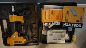 lot 206 image: Stanley Bostitch Staple Gun (Pneumatic  S32  Stapler   W Staples