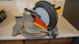lot 219 image: De Walt Miter Box Saw--Extra Brand New Blade