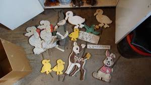 lot 249 image: Wooden Yard Decor