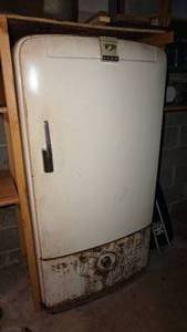lot 262 image: Antique Frigidiare Fridge--DOES NOT WORK