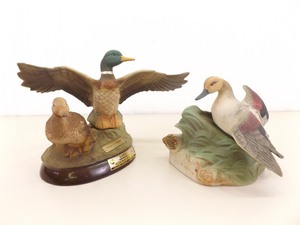 lot 8 image: 1984 and 1986 Jim Beam Ducks Unlimited Decanters