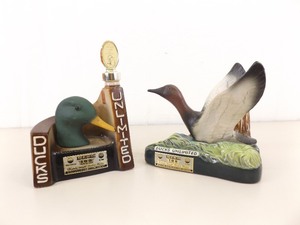 lot 6 image: 1978 and 1979 Jim Beam Ducks Unlimited Decanters
