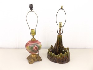 lot 31 image: 2 Vintage 21 Embossed Rose and Green Pottery TV Lamp