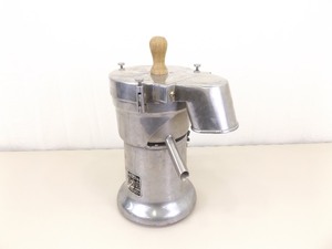 lot 33 image: Vintage WORKING Bennett Commercial Juicer
