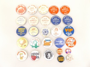 lot 43 image: Lot of Vintage Pin On Butons