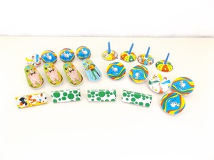 lot 44 image: Lot of Vintage Metal New Years Noise Makers