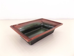 lot 80 image: Vintage Hull Pottery #124 Planter