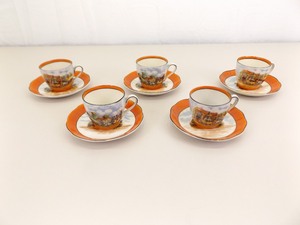 lot 93 image: Vintage Empire Ware Dickens Days 10 Piece Cup and Saucer Set