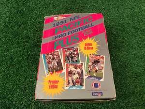 lot 74 image: 1991 NFL Pacific Pro Football Plus Box