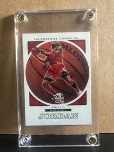 lot 10 image: Michael Jordan 2003 Upper Deck Standing O #9
