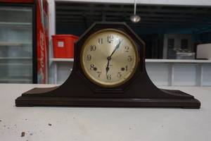Mantle clock