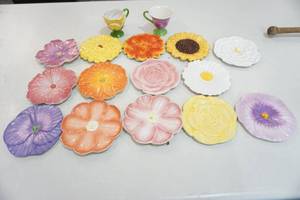 Flower cups and accent pieces