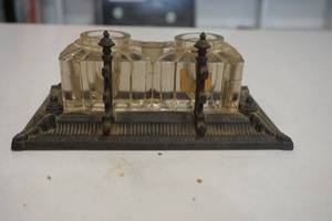 Inkwell stand