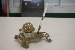 Inkwell stand