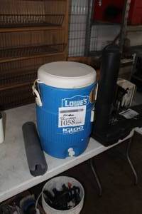 lot 1058 image: Igloo Water Cooler, Cup Holders