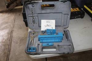 lot 1044 image: Kreg K2000 Jig  with Instruction Manual