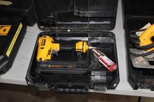 lot 1047 image: DeWalt D51238 Pneumatic 2 Brad Nailer 18GA  with Plastic Case