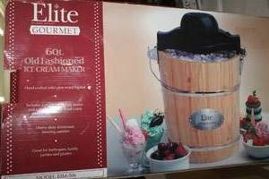 lot 1068 image: Elite Gourmet Old Fashioned Ice Cream Maker 6-qt. (in original box)