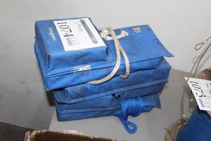 lot 1074 image: Lot of (3) Hull Hugr Floats