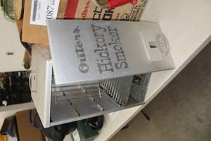 lot 1087 image: Outers Hickory Smoker, Electric