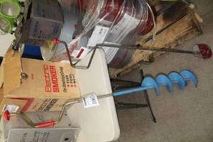 lot 1067 image: Lot of (2) Ice Augers, Manual
