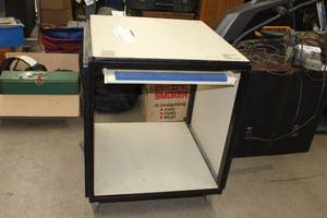 lot 1163 image: Rolling Workstation with Slide Out Drawer
