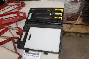 lot 1060 image: Stanley Knife Set with Plastic Cutting Board