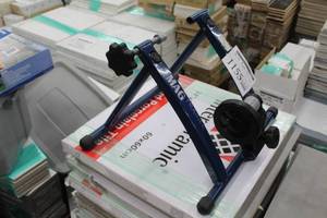 lot 1155 image: Mag Trainer Bike Rack